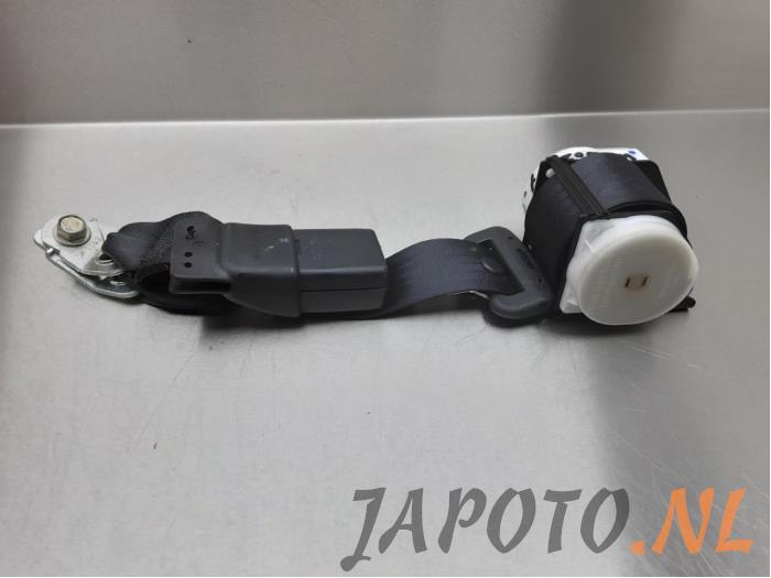Rear seatbelt buckle, right from a Mazda 2 (DE) 1.3 16V S-VT 2012