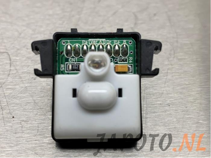 Sensor de luz de un Kia Cee'd Sportswagon (JDC5) 1.6 GDI 16V 2012
