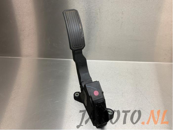 Begagnade Gaspedal Toyota Verso 1.8 16V VVT-i Pris € 63,46 Inklusive moms erbjuds av Japoto Parts B.V.