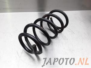 Used Rear coil spring Hyundai Santa Fe II (CM) 2.2 CRDi 16V 4x4 Price € 19,95 Margin scheme offered by Japoto Parts B.V.