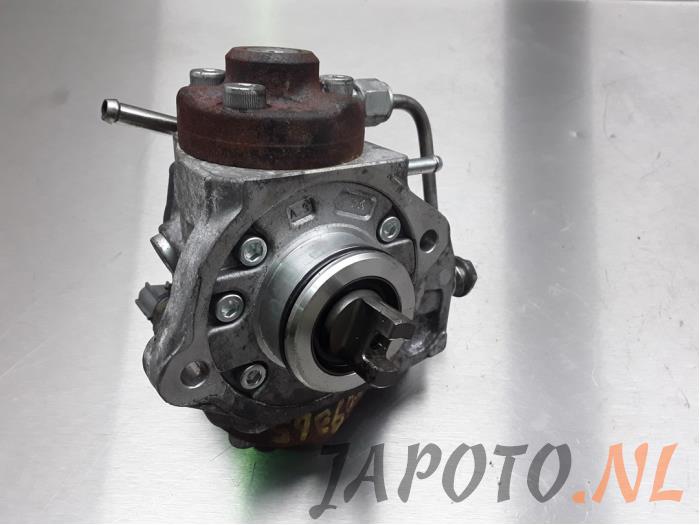 Mechanical fuel pump Toyota Verso 2.0 16V D-4D-F - 221000R040 1ADFTV DENSO