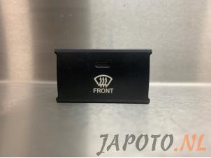 Used Frontscreen heating switch Hyundai Santa Fe II (CM) 2.2 CRDi 16V 4x4 Price € 9,95 Margin scheme offered by Japoto Parts B.V.