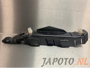 Używane Wspornik zderzaka lewy przód Hyundai Santa Fe II (CM) 2.2 CRDi 16V 4x4 Cena € 14,95 Procedura marży oferowane przez Japoto Parts B.V.