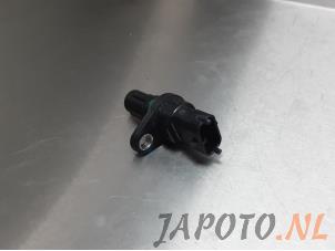 Usagé Capteur arbre à cames Toyota Aygo (B10) 1.0 12V VVT-i Prix € 19,95 Règlement à la marge proposé par Japoto Parts B.V.