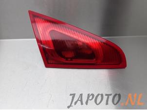 Usagé Feu arrière secondaire gauche Mitsubishi Colt (Z2/Z3) 1.3 16V Prix € 19,00 Règlement à la marge proposé par Japoto Parts B.V.