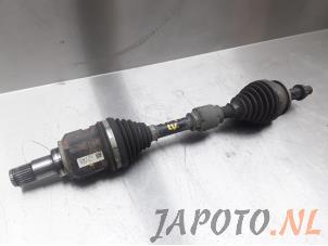 Usagé Arbre de transmission avant gauche Toyota Prius (ZVW3) 1.8 16V Prix € 99,95 Règlement à la marge proposé par Japoto Parts B.V.