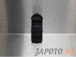 Used Electric window switch Lexus IS (E2) 200 2.0 24V Price € 15,00 Margin scheme offered by Japoto Parts B.V.