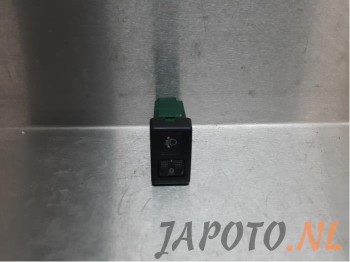 Używane Przelacznik reflektora LHV Mazda MPV (LW19/69) 2.3 16V Cena € 10,49 Procedura marży oferowane przez Japoto Parts B.V.