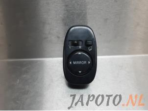 Usados Interruptor de retrovisor Lexus IS (E2) 200 2.0 24V Precio € 15,00 Norma de margen ofrecido por Japoto Parts B.V.