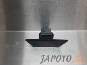 Gebrauchte Panikbeleuchtung Schalter Toyota iQ 1.0 12V VVT-i Preis € 9,95 Margenregelung angeboten von Japoto Parts B.V.