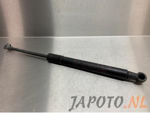 Used Rear gas strut, right Toyota iQ 1.0 12V VVT-i Price € 12,50 Margin scheme offered by Japoto Parts B.V.