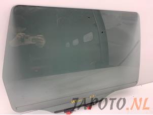 Używane Szyba drzwi prawych tylnych wersja 4-drzwiowa Mitsubishi Outlander (CU) 2.4 16V 4x4 Cena € 39,95 Procedura marży oferowane przez Japoto Parts B.V.
