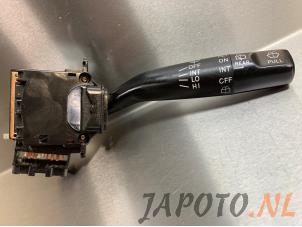 Usagé Commutateur essuie-glace Toyota HiAce II 2.4 TD Prix € 29,95 Règlement à la marge proposé par Japoto Parts B.V.