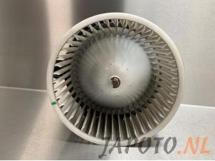 Usagé Ventilateur chauffage Hyundai Accent 1.4i 16V Prix € 40,00 Règlement à la marge proposé par Japoto Parts B.V.
