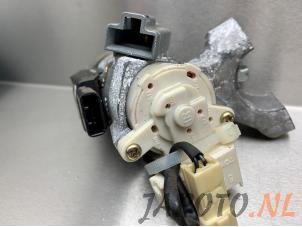 Ignition lock + computer from a Toyota Camry (CV30) 2.4i 16V VVT-i 2002
