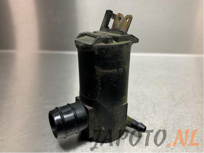 Używane Pompa spryskiwacza przód Mazda MPV (LW19/69) 2.3 16V Cena € 10,49 Procedura marży oferowane przez Japoto Parts B.V.