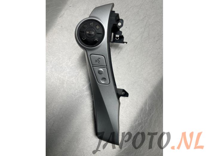 Steering wheel mounted radio control from a Toyota Prius (ZVW3) 1.8 16V 2010