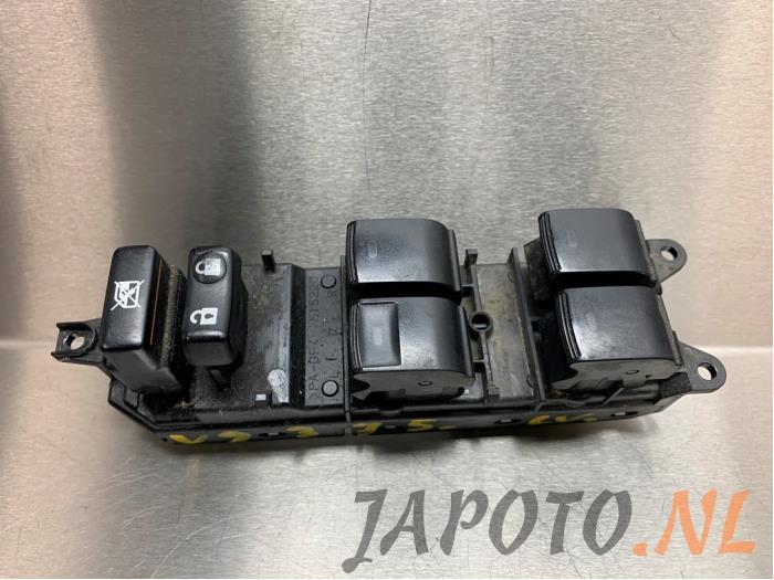 Multi-functional window switch from a Toyota Prius (ZVW3) 1.8 16V 2010