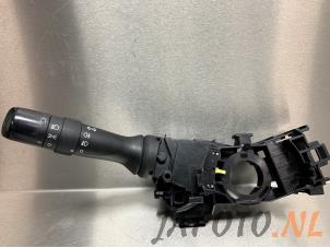 Używane Przelacznik swiatel Toyota Verso 2.0 16V D-4D-F Cena € 48,34 Z VAT oferowane przez Japoto Parts B.V.