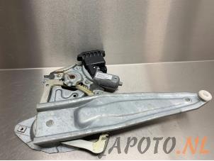 Usagé Mécanique vitre 4portes arrière droite Toyota Verso 2.0 16V D-4D-F Prix € 59,29 Prix TTC proposé par Japoto Parts B.V.