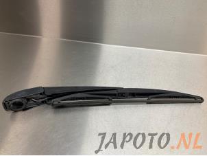 Usados Brazo de limpiaparabrisas detrás Toyota Verso 2.0 16V D-4D-F Precio € 18,09 IVA incluido ofrecido por Japoto Parts B.V.