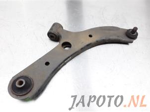Usagé Bras de suspension bas avant droit Suzuki Swift (ZA/ZC/ZD1/2/3/9) 1.3 VVT 16V Prix € 24,95 Règlement à la marge proposé par Japoto Parts B.V.