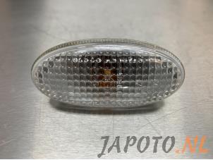 Used Indicator lens, front left Mazda 3 Sport (BK14) 1.6i 16V Price € 6,95 Margin scheme offered by Japoto Parts B.V.