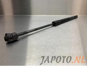 Used Rear gas strut, left Hyundai iX20 (JC) 1.6i 16V Price € 14,95 Margin scheme offered by Japoto Parts B.V.