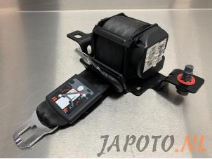 Używane Pas bezpieczenstwa srodkowy tyl Hyundai iX20 (JC) 1.6i 16V Cena € 49,95 Procedura marży oferowane przez Japoto Parts B.V.