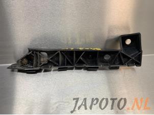 Used Front bumper bracket, left Kia Cee'd Sporty Wagon (EDF) 2.0 16V Price € 9,95 Margin scheme offered by Japoto Parts B.V.