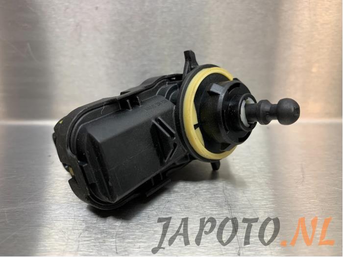 Headlight motor from a Nissan Qashqai (J11) 1.6 DIG-T 163 16V 2015