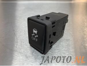 Used ESP switch Nissan Note (E12) 1.2 68 Price € 9,95 Margin scheme offered by Japoto Parts B.V.