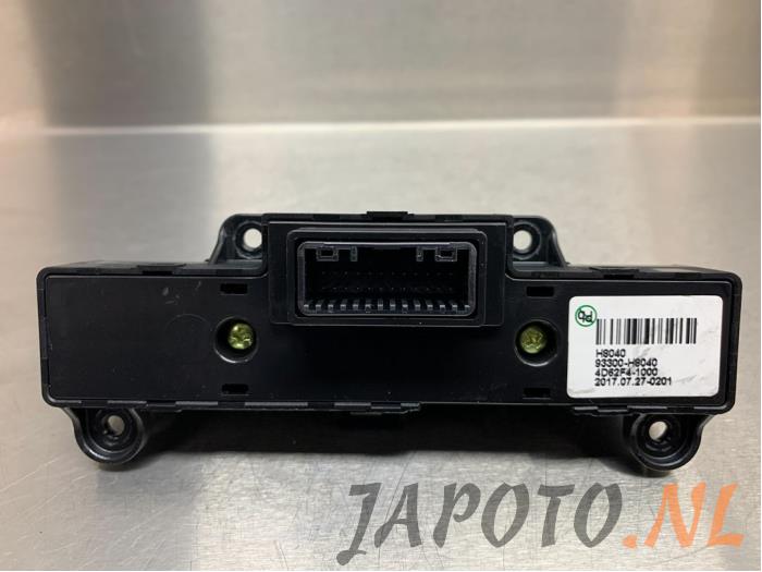 Schalter van een Kia Rio IV (YB) 1.0i T-GDi 100 12V 2018