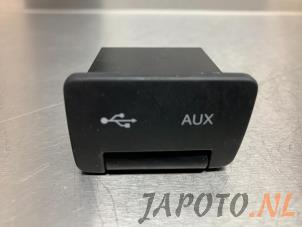 Gebrauchte AUX / USB-Anschluss Kia Cee'd Sporty Wagon (EDF) 2.0 16V Preis € 14,95 Margenregelung angeboten von Japoto Parts B.V.