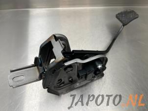 Used Clutch pedal Kia Rio IV (YB) 1.0i T-GDi 100 12V Price € 39,95 Margin scheme offered by Japoto Parts B.V.