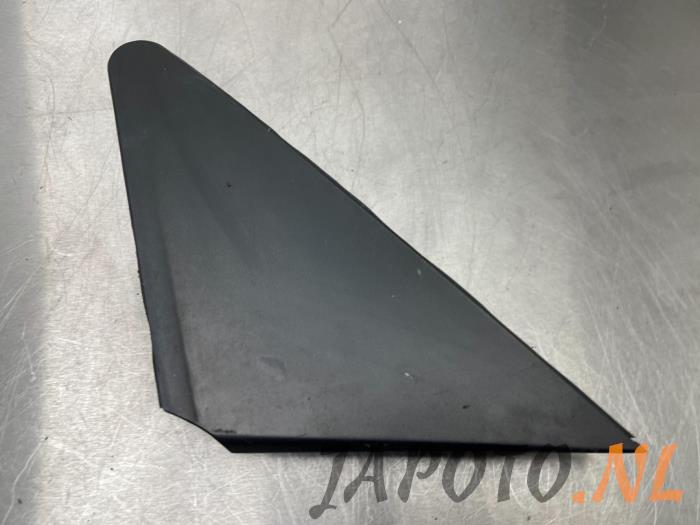 Mirror housing, left from a Toyota Corolla Verso (R10/11) 2.2 D-4D 16V 2007