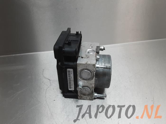 ABS pump from a Daihatsu Cuore (L251/271/276) 1.0 12V DVVT 2009