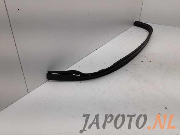 Spoiler pare-choc avant d'un Kia Rio IV (YB) 1.0i T-GDi 100 12V 2018