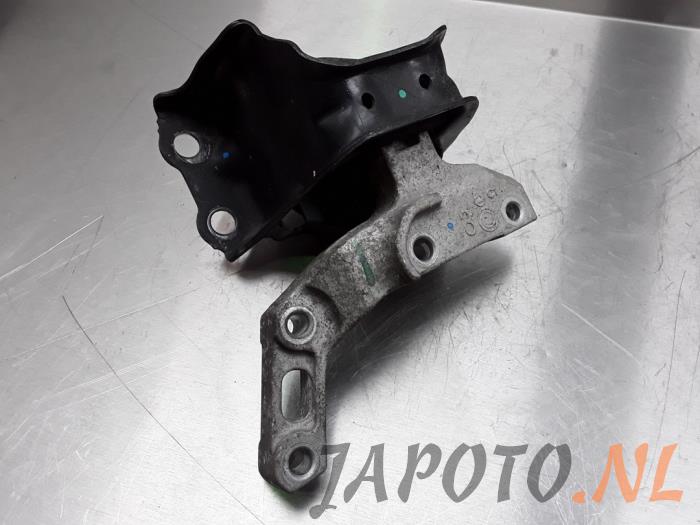 Engine mount from a Nissan Note (E12) 1.2 68 2015