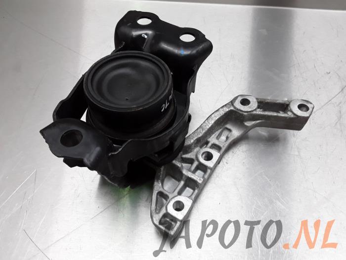 Engine mount from a Nissan Note (E12) 1.2 68 2015