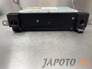 Usados Reproductor de CD Toyota iQ 1.0 12V VVT-i Precio € 49,95 Norma de margen ofrecido por Japoto Parts B.V.