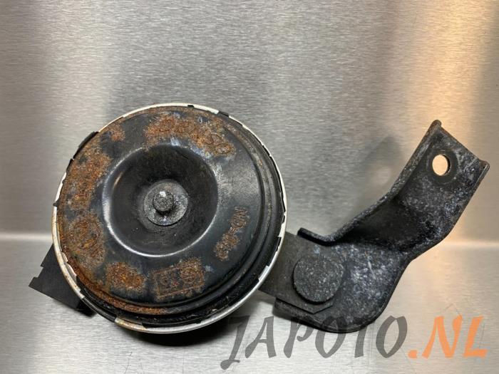 Używane Klakson Lexus GS (..S16) 430 4.3 32V VVT-i Cena € 15,70 Procedura marży oferowane przez Japoto Parts B.V.