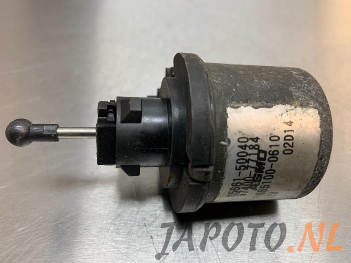 Używane Silnik reflektora Lexus GS (..S16) 430 4.3 32V VVT-i Cena € 31,45 Procedura marży oferowane przez Japoto Parts B.V.