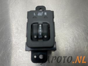 Used Seat heating switch Subaru Forester (SH) 2.0 16V Price € 24,95 Margin scheme offered by Japoto Parts B.V.