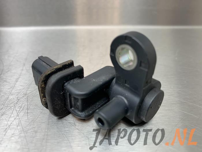 Begagnade Vevaxelsensor Honda FR-V (BE) 1.7 16V Pris € 26,20 Marginaltabell erbjuds av Japoto Parts B.V.