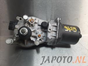 Używane Silnik wycieraczek przednich Nissan Note (E12) 1.2 68 Cena € 49,99 Procedura marży oferowane przez Japoto Parts B.V.