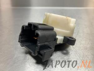 Used Ignition switch Nissan Pixo (D31S) 1.0 12V Price € 19,95 Margin scheme offered by Japoto Parts B.V.