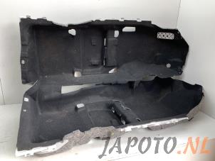 Używane Wykladzina podlogowa Subaru XV (GT/GX) 2.0 AWD 16V Cena € 99,00 Procedura marży oferowane przez Japoto Parts B.V.
