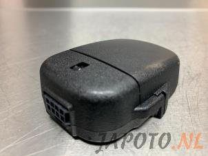 Usados Sensor de lluvia Kia Sportage (SL) 1.6 GDI 16V 4x2 Precio € 19,95 Norma de margen ofrecido por Japoto Parts B.V.
