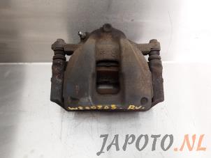 Used Front brake calliper, right Honda CR-V (RE) 2.0 16V Price € 39,95 Margin scheme offered by Japoto Parts B.V.
